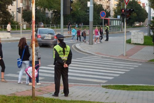 Foto: Školy v Plzni ohlídají strážníci