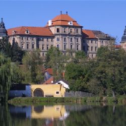 Slavnosti slunovratu v sobotu výjimečně otevřou chotěšovský klášter včetně barokního podzemí 