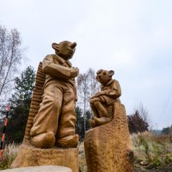 Spejbl a Hurvínek provedou děti i dospělé okolím Boleváku. Plzeň má zážitkový okruh