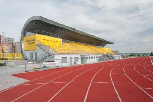 Foto: Sportovci i návštěvníci atletického stadionu ve Skvrňanech se dočkají nového zázemí 