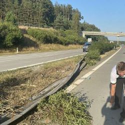 Stála za tragickou nehodou na D5 i stará svodidla?