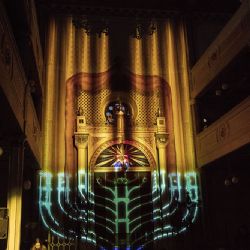 Starou synagogu rozzářilo Osm světel na oslavu chanuky