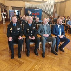 Strážníci a zaměstnanci městské policie si převzali medaile