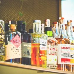 Strážnící sbírají opilce z ulic Plzně a varují před pitím alkoholu v zimě