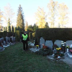 Strážníci v Plzni dohlížejí o Dušičkách na hřbitovy