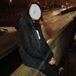 Strážníci zachraňovali dívku, která chtěla skočit z mostu