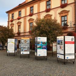 Strojařina je atraktivní obor, ukazuje putovní  výstava na náměstí v Sušici