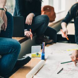 Studenty v kraji nejvíc láká obchodní akademie a kosmetické služby