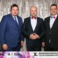TOP 09 v Besedě plesala i pomáhala