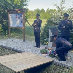 Tragická střelba u Letkova před 25 lety. Policisté uctili památku kolegy