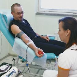 Transfuzní oddělení krajských nemocnic mají letos rekordní počet prvodárců