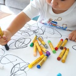 Trojka hledá malé malíře, jejich výtvory ozdobí zpravodaj