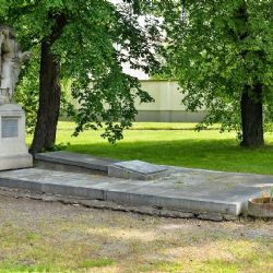 Tylův náhrobek na Mikulášském hřbitově bude restaurován
