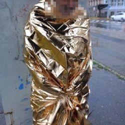 U autobusového nádraží ležel zmatený a podchlazený muž