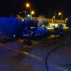 U autobusového nádraží vybuchlo auto
