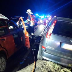 U Čemín boural autobus se čtyřmi auty