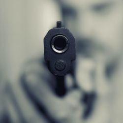 U náměstí v Chotěšově střílel z plynové pistole