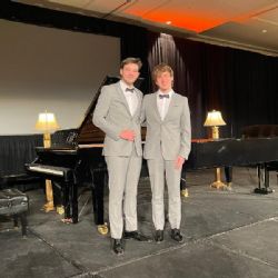 Úspěch dvou mladých pianistů ZUŠ Chválenická. Ze zámoří přivezli bronz