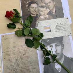 V centrálním obvodu Plzně byly umístěny tři pamětní tabulky Poslední adresy 