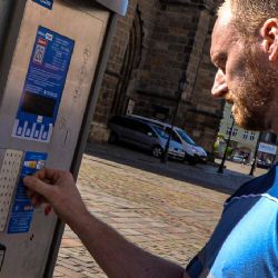 V centru Plzně se mění způsob platby za parkovné i kontrola