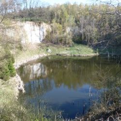 V Horní Bříze na Plzeňsku budí vášně zatopené lomy