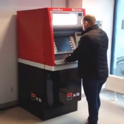 V Klatovské nemocnici je nově bankomat