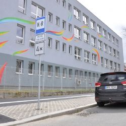 V Lobzích u školy vznikl nový úsek cyklostezky a parkoviště K+R 
