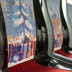 V neděli vyjela do plzeňských ulic vánoční tramvaj