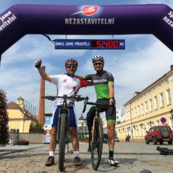 V pivovaru pomáhal Nezastavitelným i Jiří Ježek s Forrestem Silným