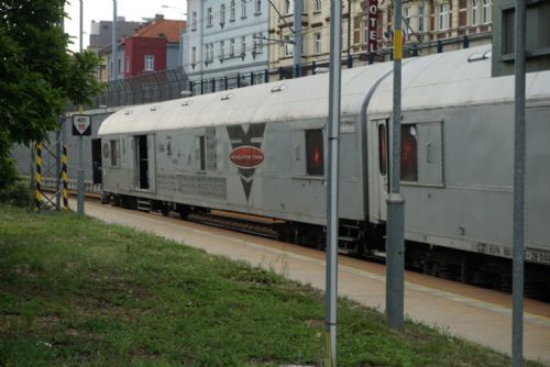 Foto: V Plzni se představil Protidrogový vlak – Revolution Train