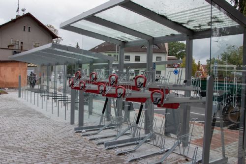Foto: V Přešticích už slouží nový dopravní terminál