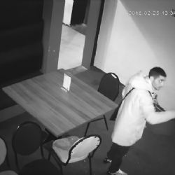V rokycanském baru sliboval prostitutku. Ženu nesehnal, peníze si nechal