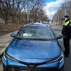 V toyotě jel bez řidičáku, avšak s těžkou nohou na plynu 