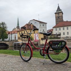 V ulicích Plzně je 25 nových sdílených kol