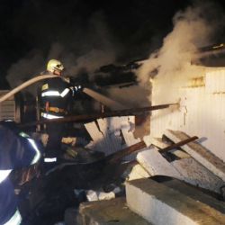 Ve Zbůchu shořel v noci domek, v němž žila rodina