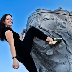 Vedle pumptracku v Bolevci vyrostly čtyři boulderingové stěny