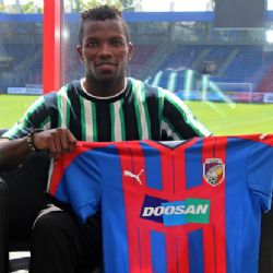 Viktoria vítá africkou posilu, ze Zlína přichází Ubong Moses Ekpai