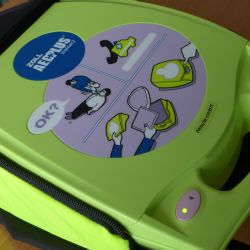 Víte, kde najdete nejbližší defibrilátor? Můžete zachránit život