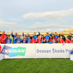 Vítězové soutěže s Doosanem si zatrénovali s hráči Viktorie