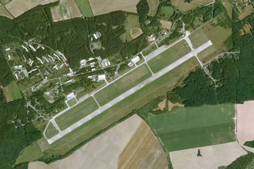 Foto: Vláda schválila přeměnu letiště Líně na podnikatelský park