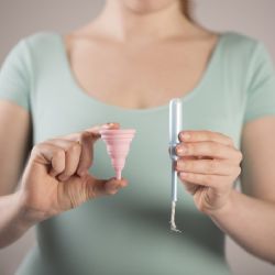 Vložky a tampony do škol v Plzni. Projekt má zabránit menstruační chudobě 