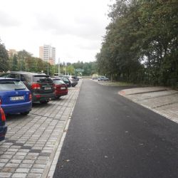 U Borského parku je nové parkoviště, vsakuje dešťovou vodu