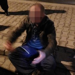 Vyhodili ho z ubytovny v Plzni, chtěl se do ní vrátit