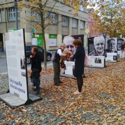 Výstava o železné oponě míří od pondělka do Kašperských Hor