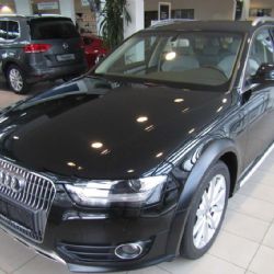 Z domažlického autosalonu zmizely tři luxusní vozy. Neviděli jste je?