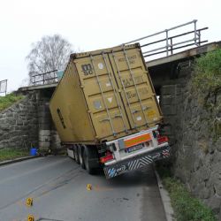 Z Klatov zmizí problematický železniční most