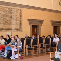 Zahraniční studenti češtiny se byli podívat na radnici