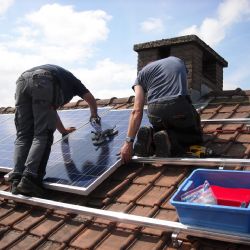 Zájem o fotovoltaiku roste, může si ji dovolit i střední třída