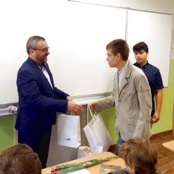 Žákům na Benešově ZŠ a MŠ začaly prázdniny o dva dny dříve