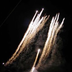 Zběsilému odpalování pyrotechniky v kraji mají zabránit vyhlášky